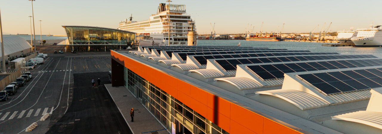 Vista del porto crociere di Roma Cruise Terminal